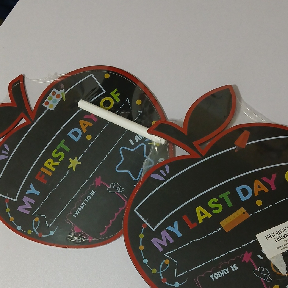 First and Last Day of School Apple-Shaped Chalkboard Sign for Kids